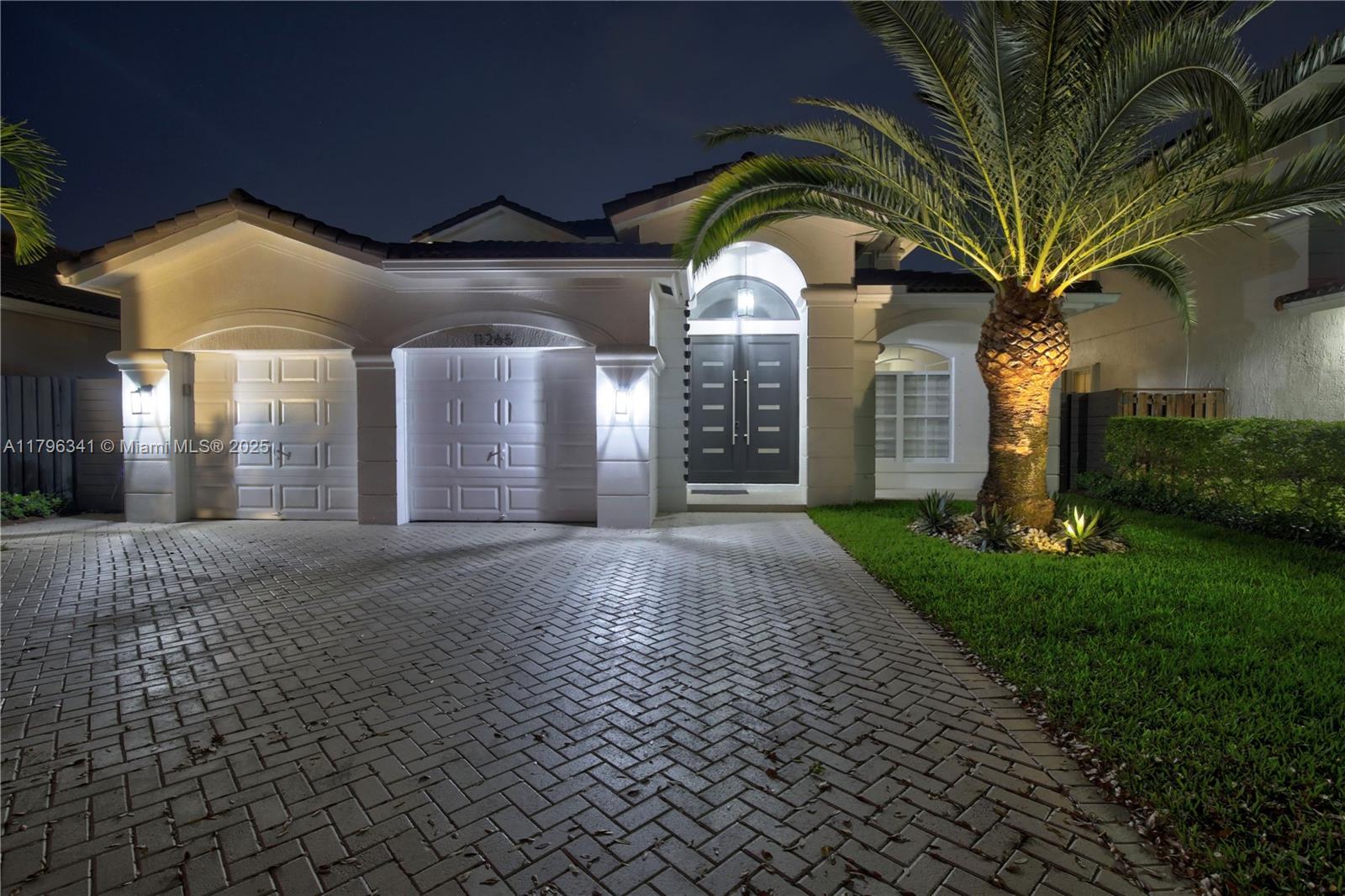 House for Sale in Doral, FL