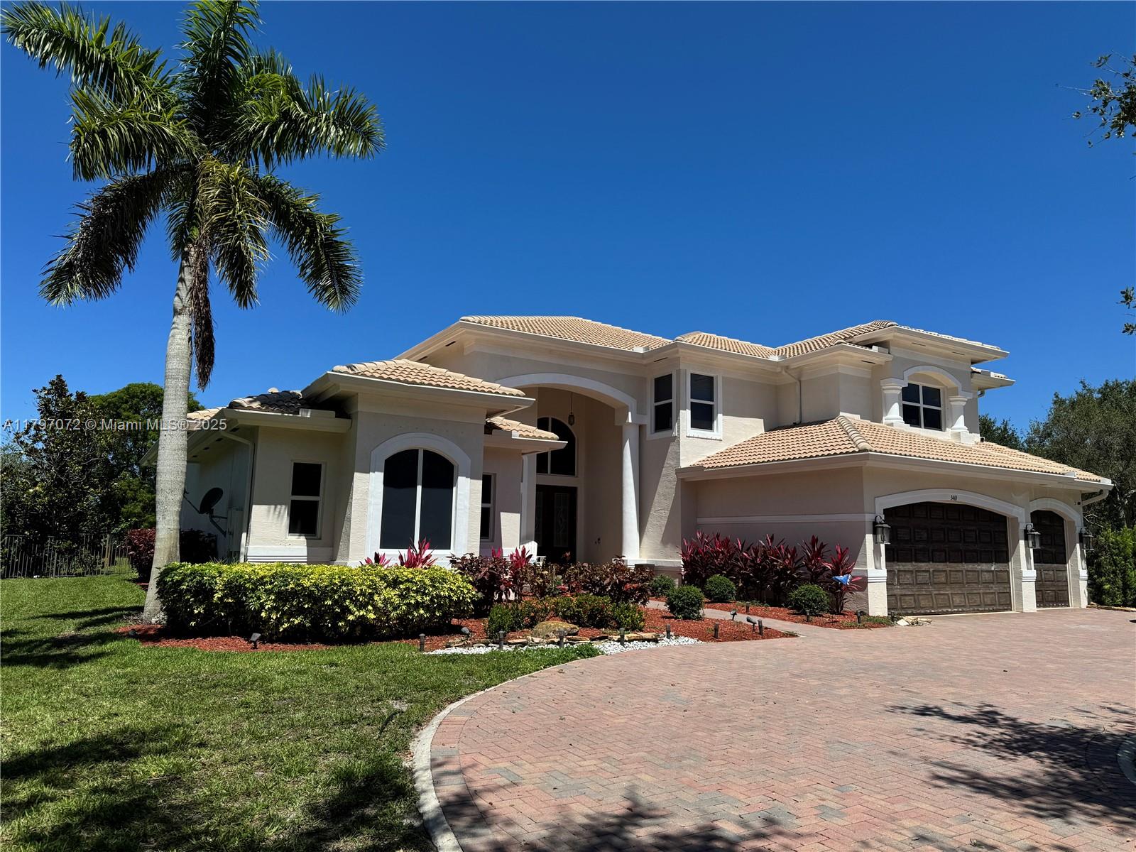 House for Sale in Davie, FL