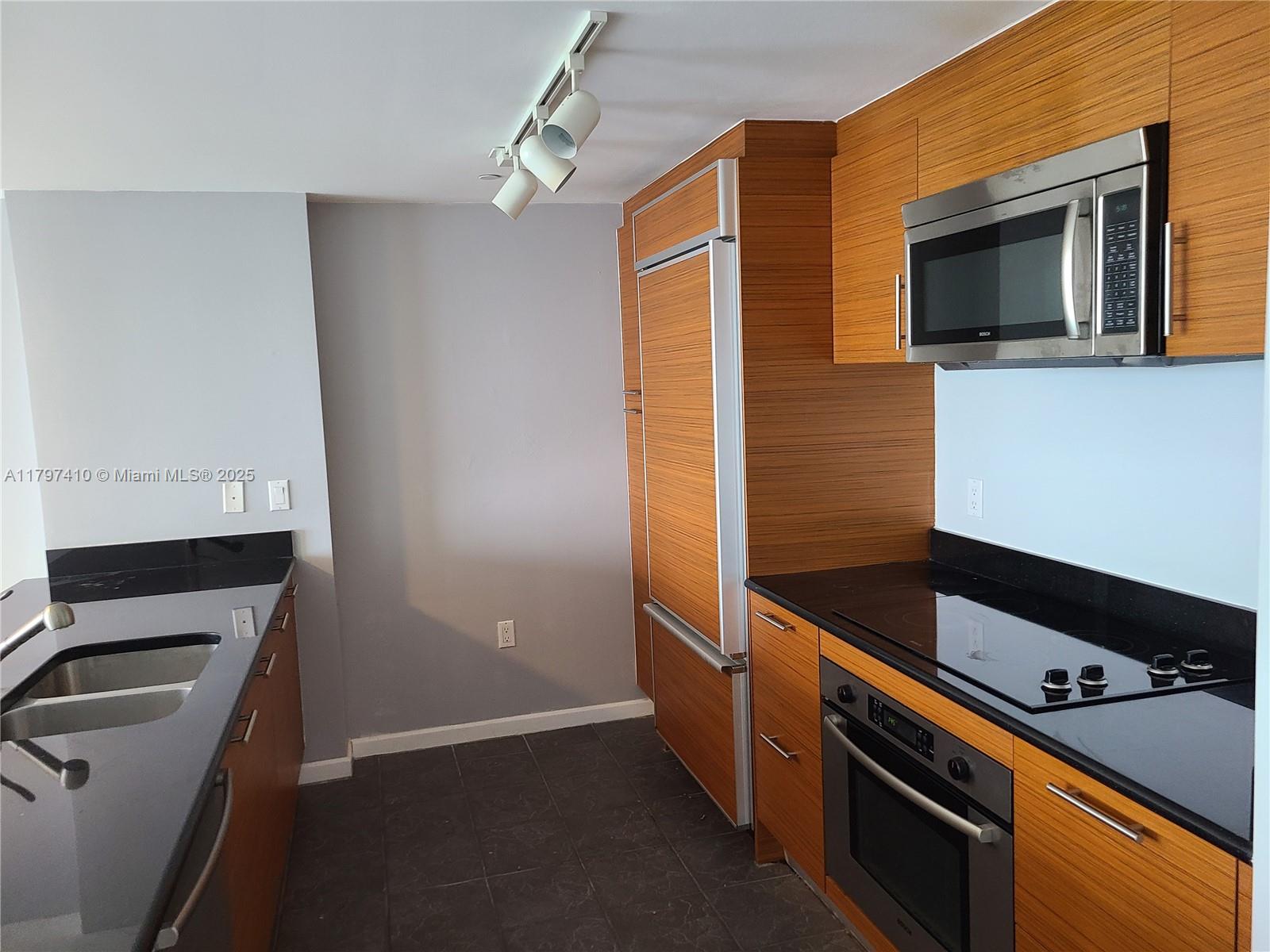 Property photo # 6