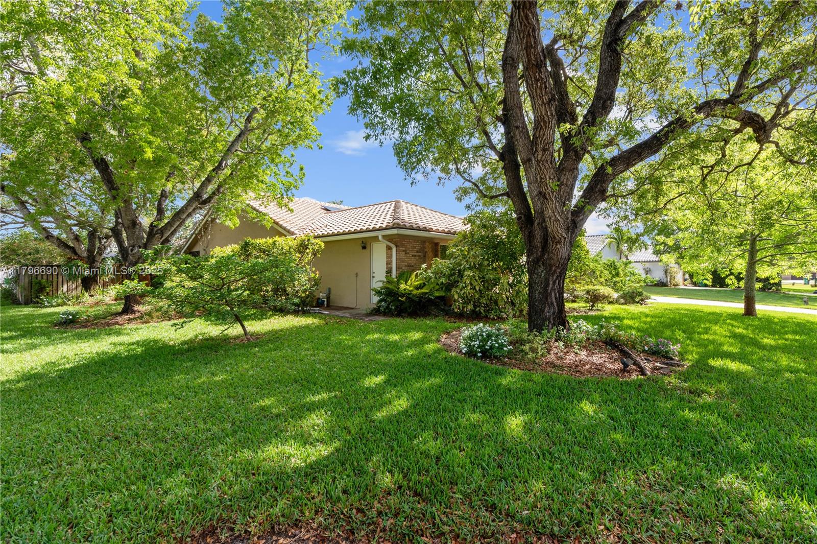 15941 Cobblestone Ct, Davie, Florida image 32