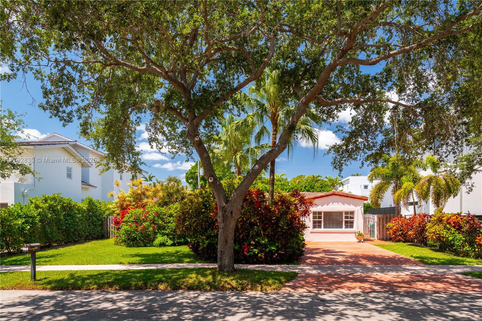 310 Woodcrest Rd Key Biscayne, FL 33149