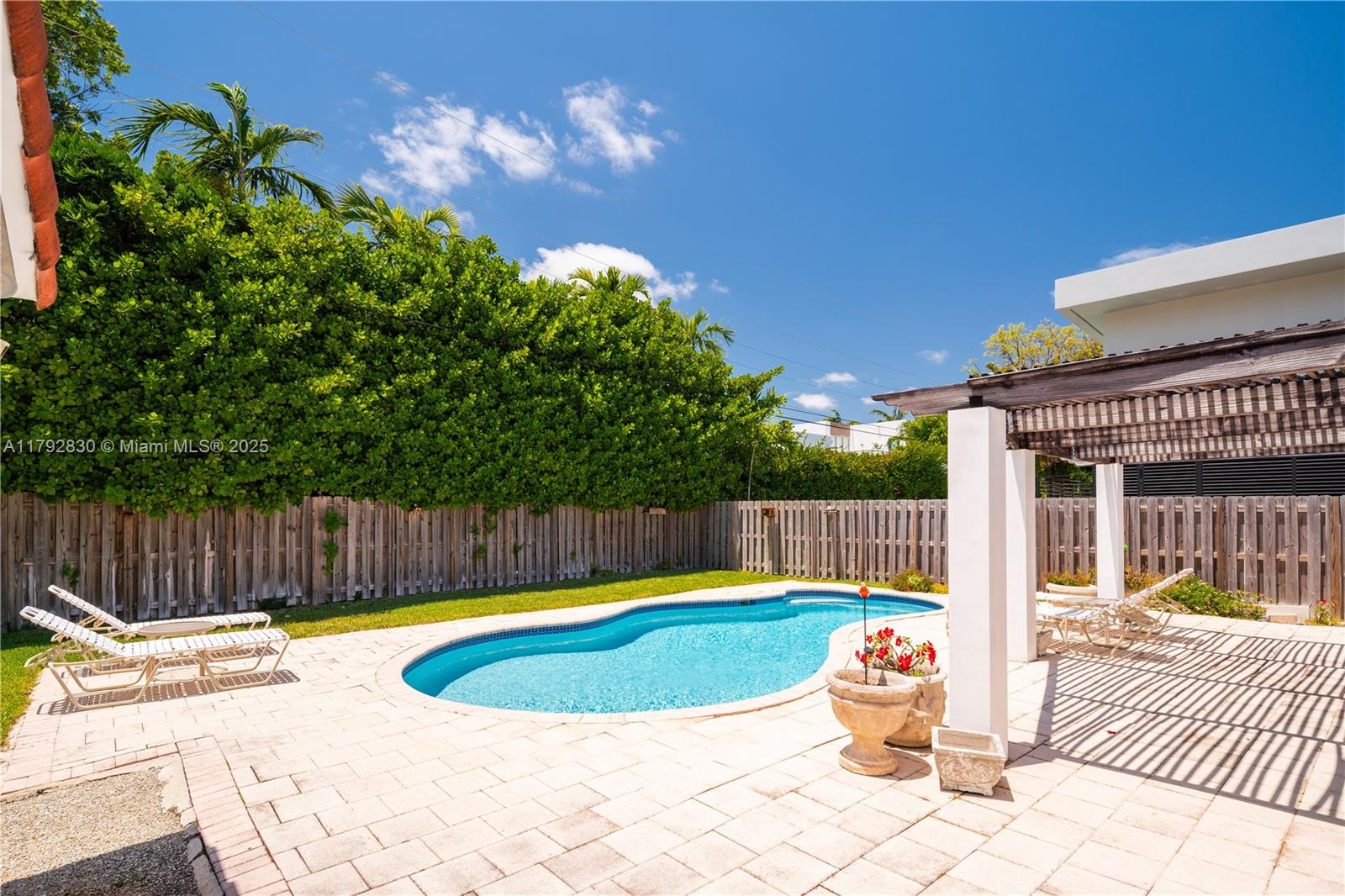 310 Woodcrest Rd, Key Biscayne, Florida image 19