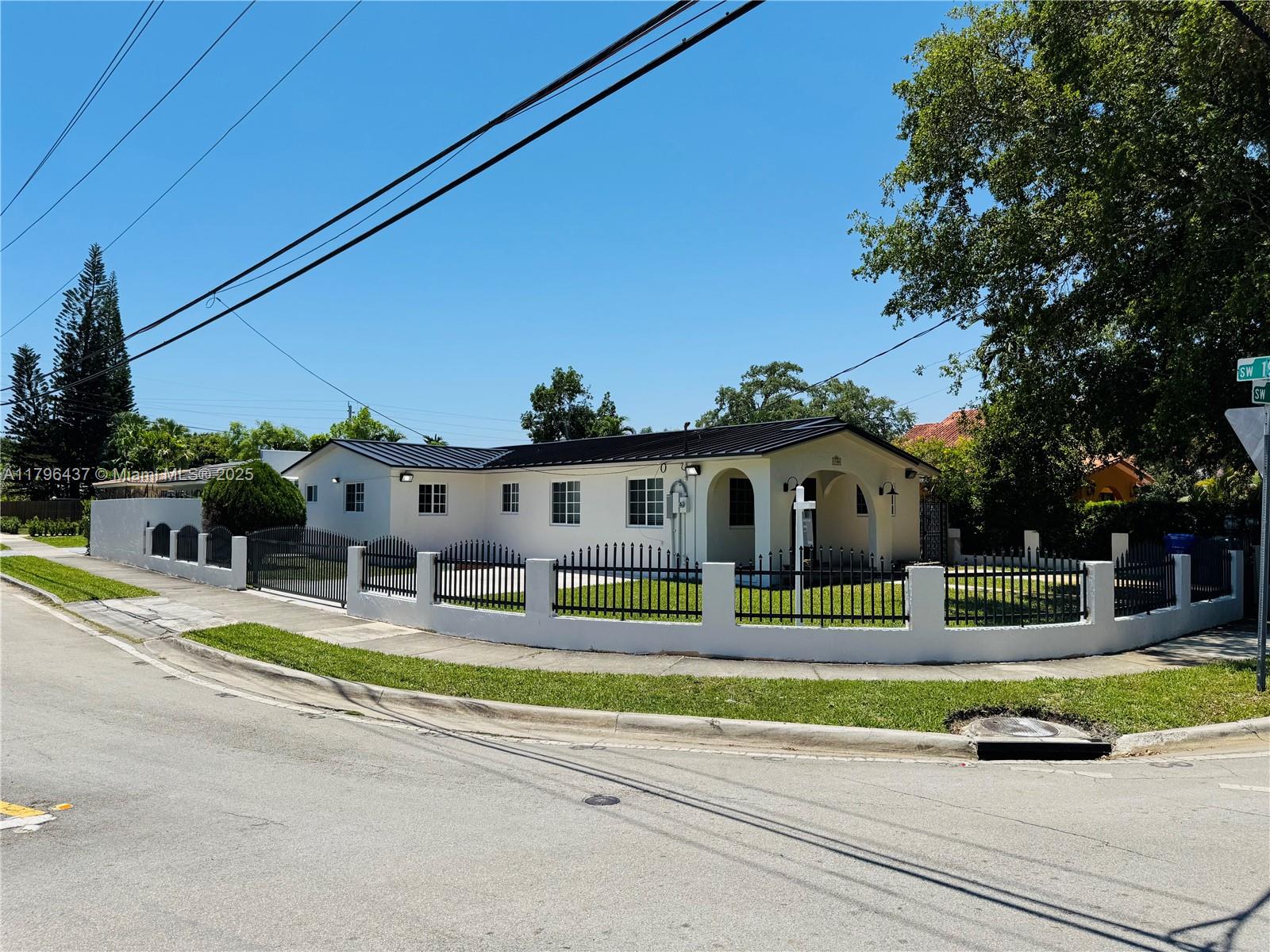 1900 SW 24th St, Miami, Florida image 2
