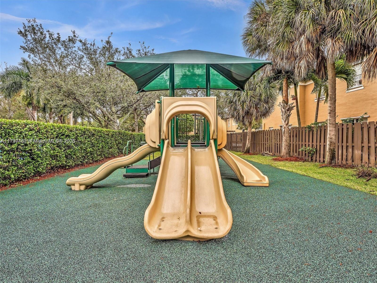 8706 Blaze Ct, Davie, Florida image 3
