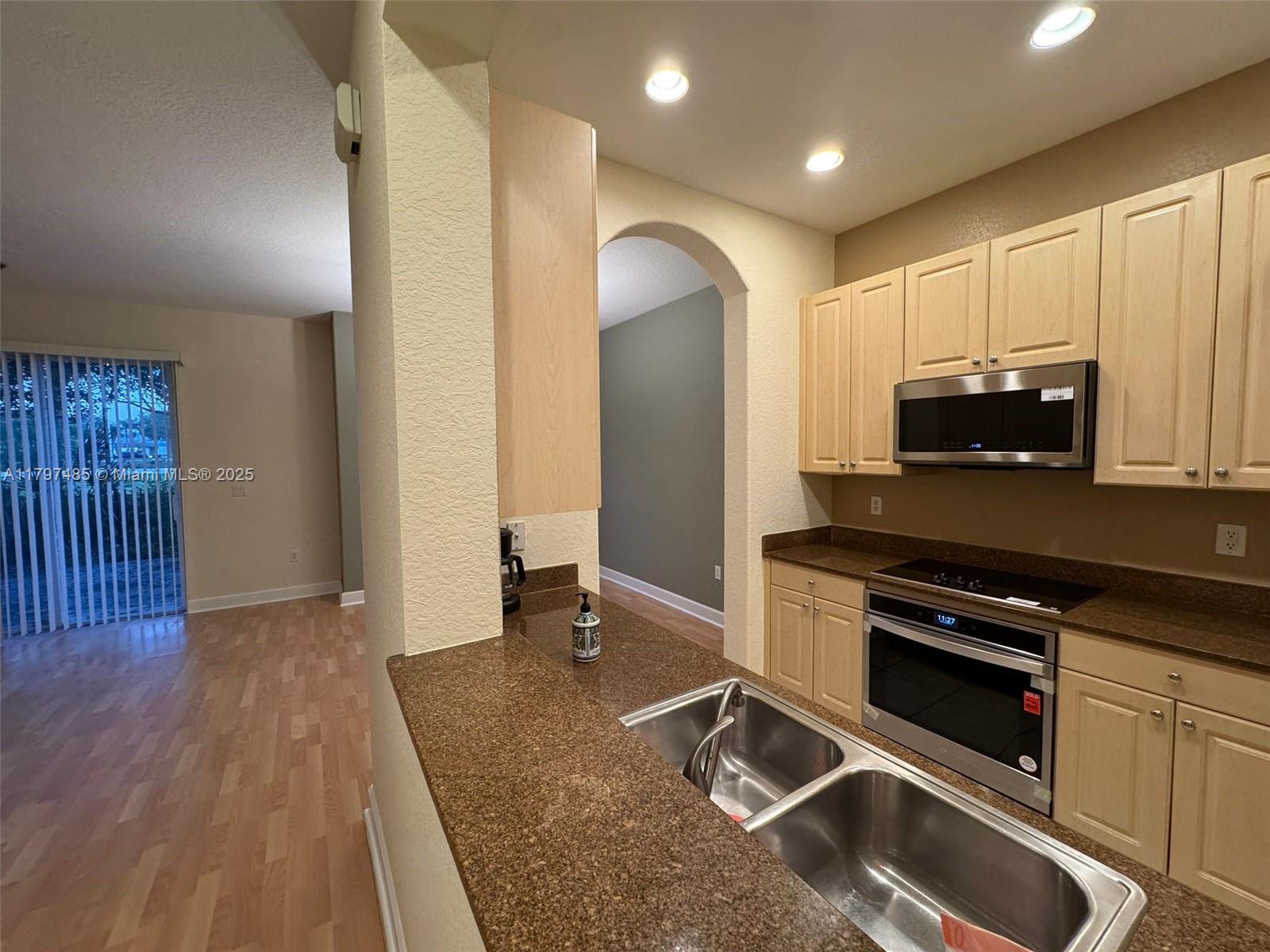 8706 Blaze Ct, Davie, Florida image 30