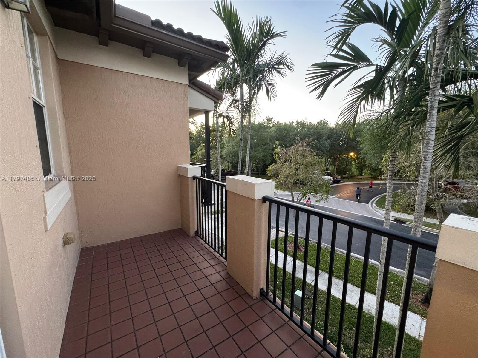 8706 Blaze Ct, Davie, Florida image 38