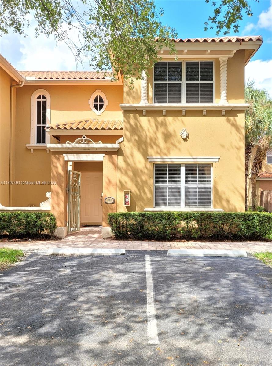 House for Sale in Miami Lakes, FL