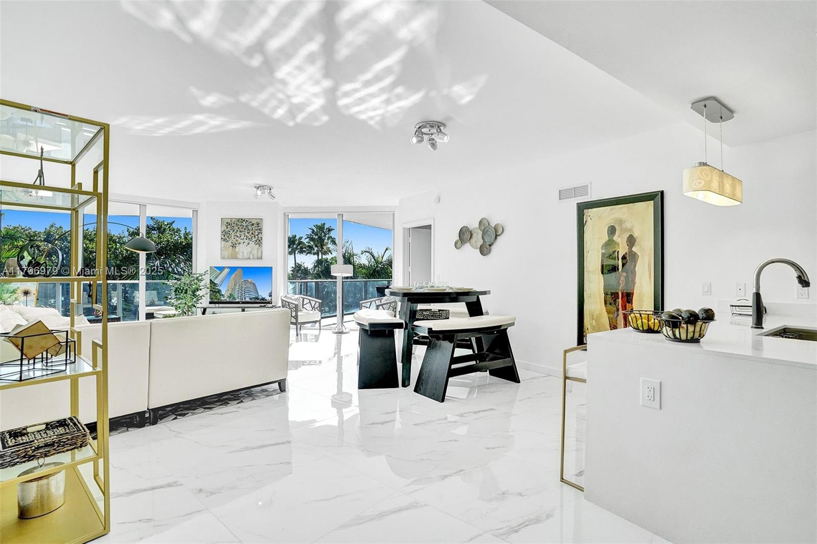 Apartamento à Venda em Miami, FL
