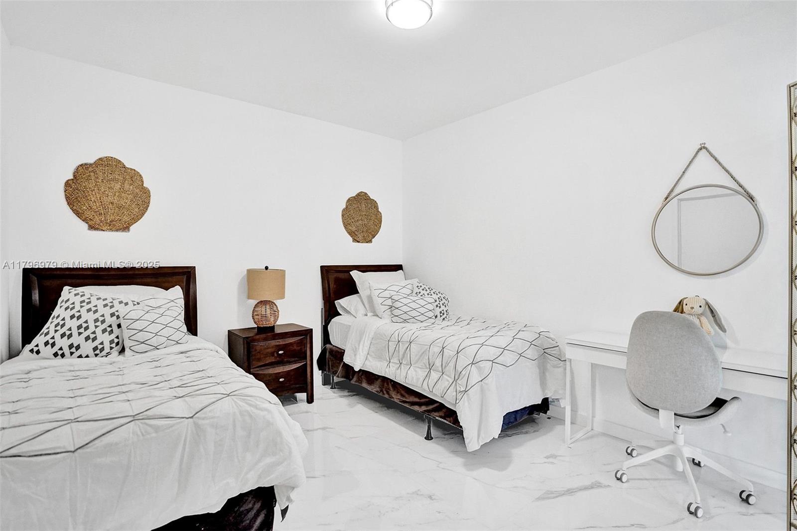 Listing Photo 8