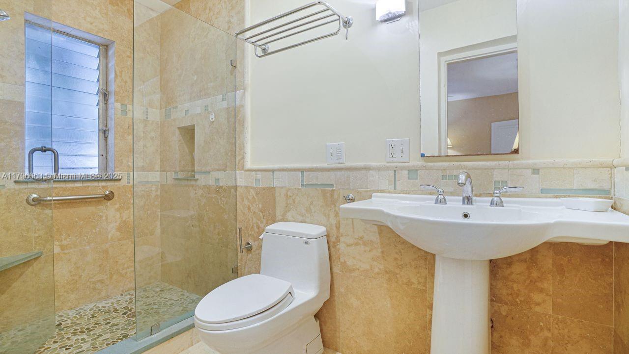 1423 Biarritz Dr, Miami Beach, Florida image 10