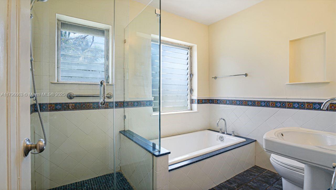 1423 Biarritz Dr, Miami Beach, Florida image 12