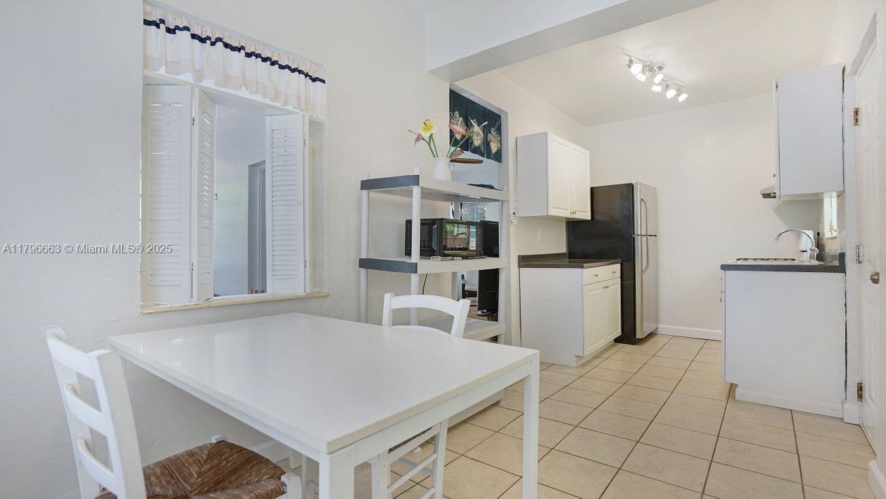 1423 Biarritz Dr, Miami Beach, Florida image 16
