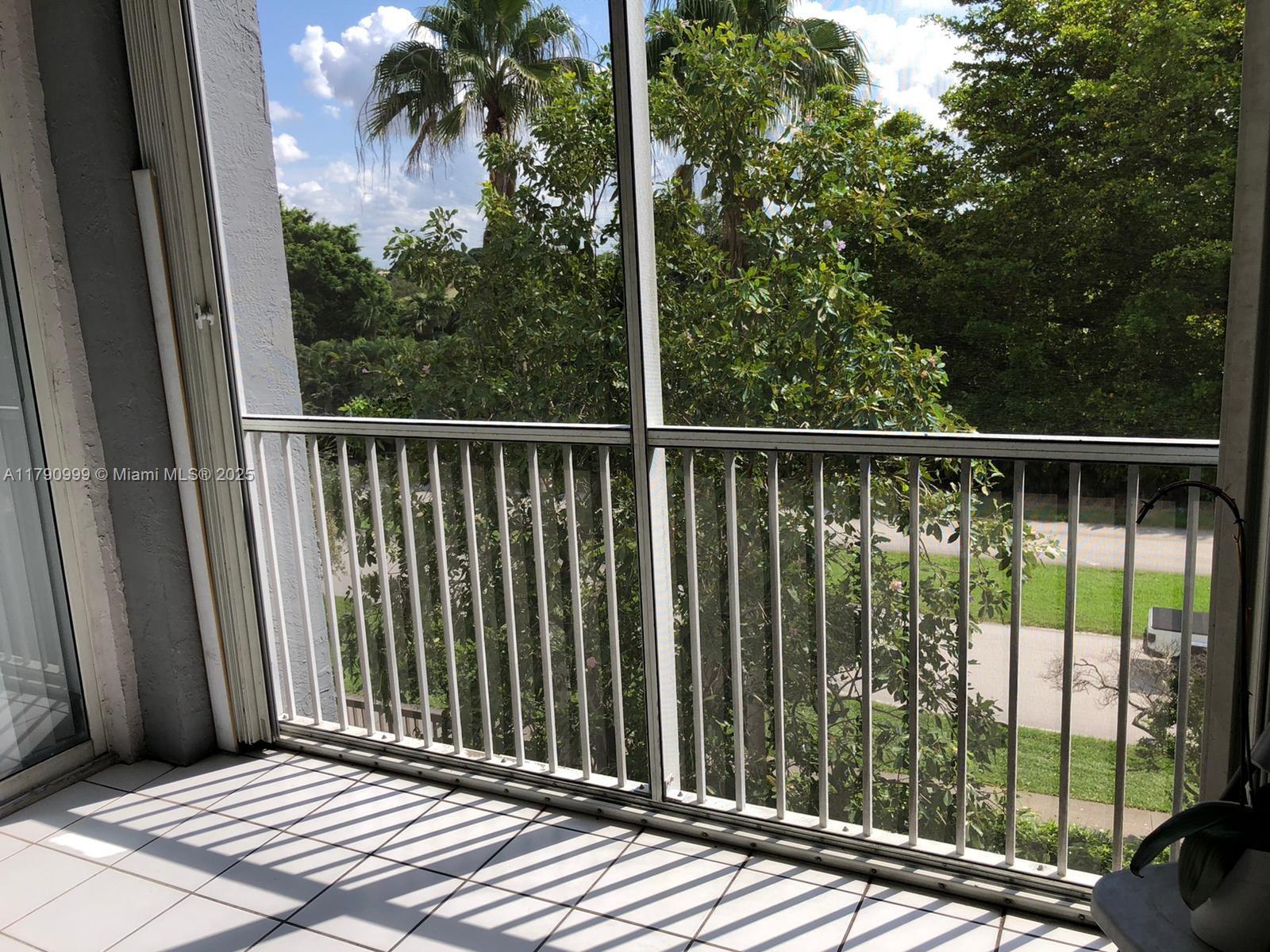 9725 NW 52nd St #407, Doral, Florida image 13