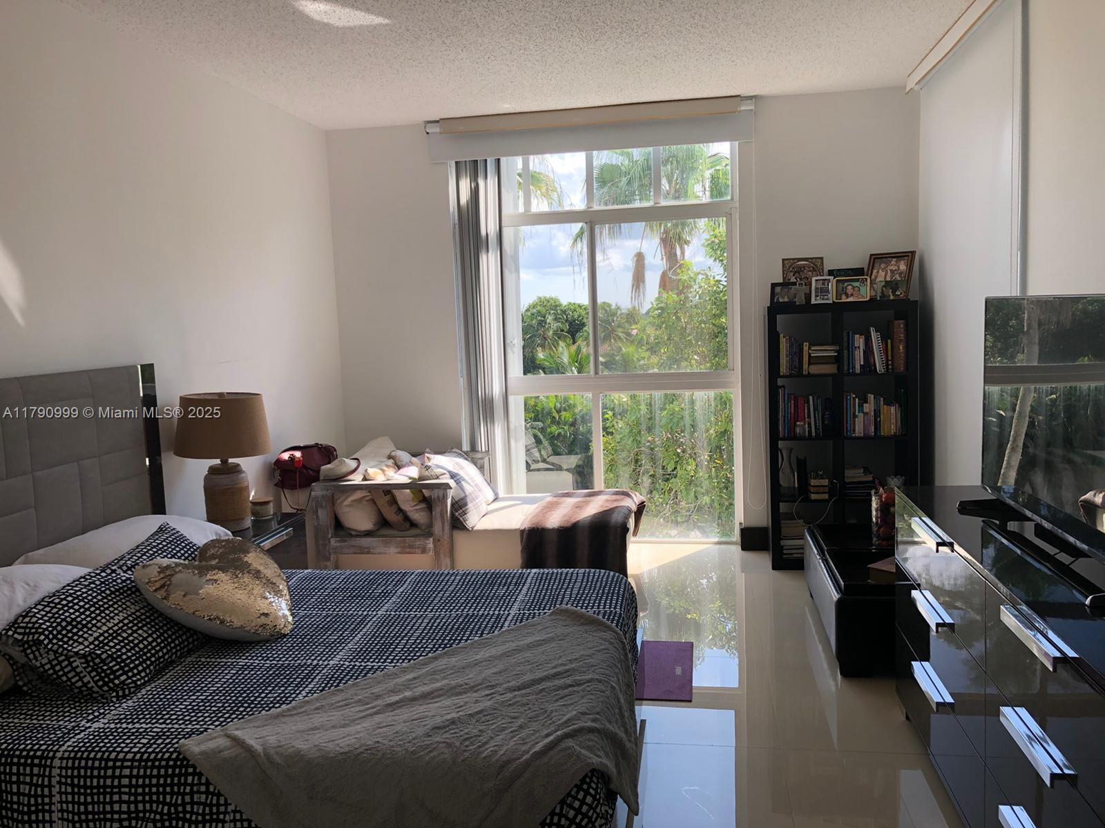9725 NW 52nd St #407, Doral, Florida image 8