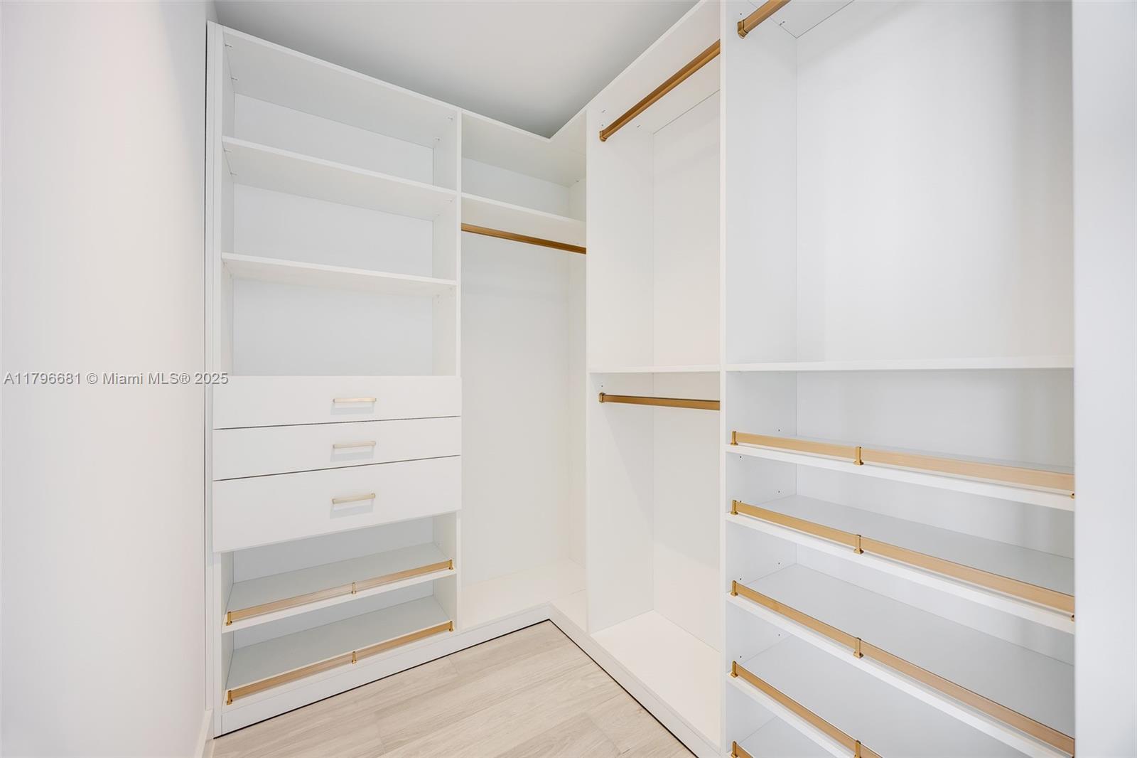 2678 Tigertail Ave #1802, Coconut Grove FL 33133