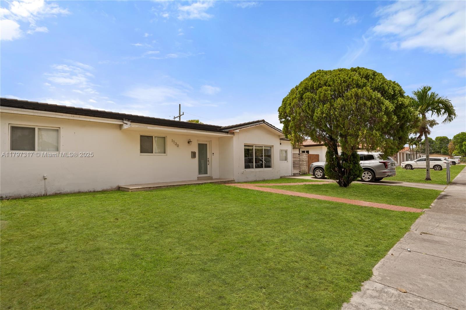 1730 SW 97th Ct  For Sale A11797317, FL
