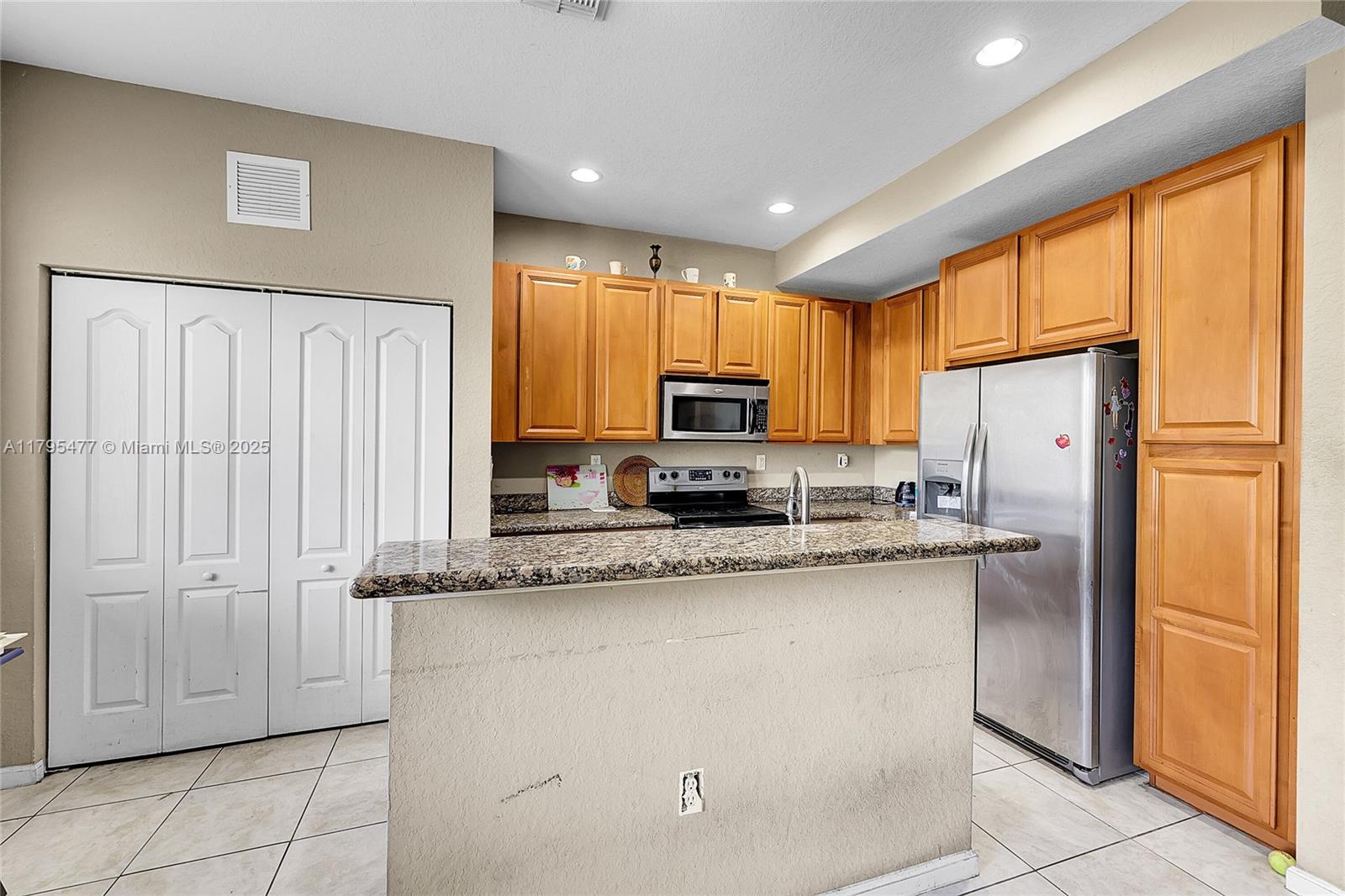 21133 NW 14th Pl, Miami Gardens, Florida image 2