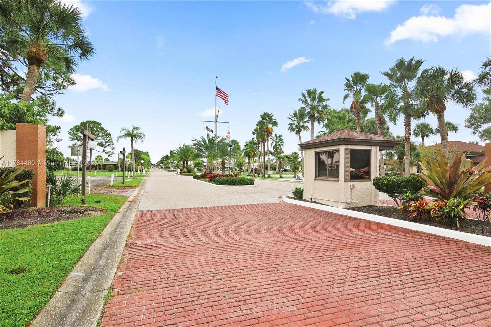 215 Schooner Street, North Port, Florida image 37