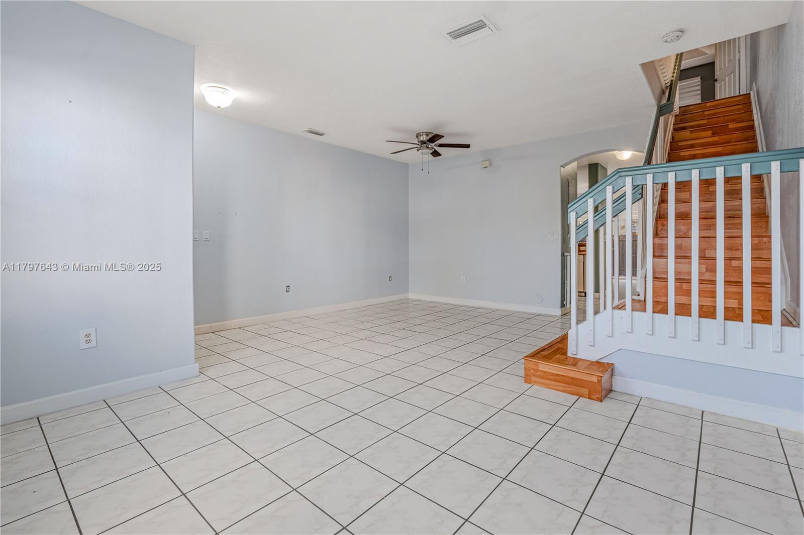 Property photo # 9