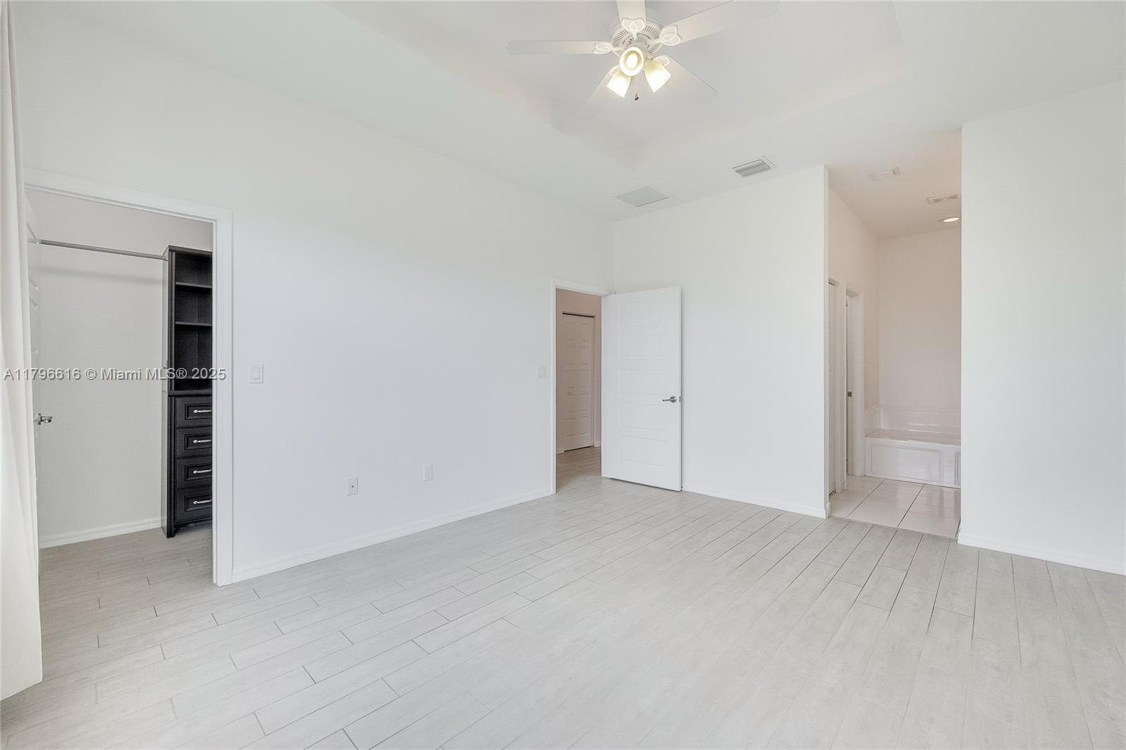 Listing Photo 8