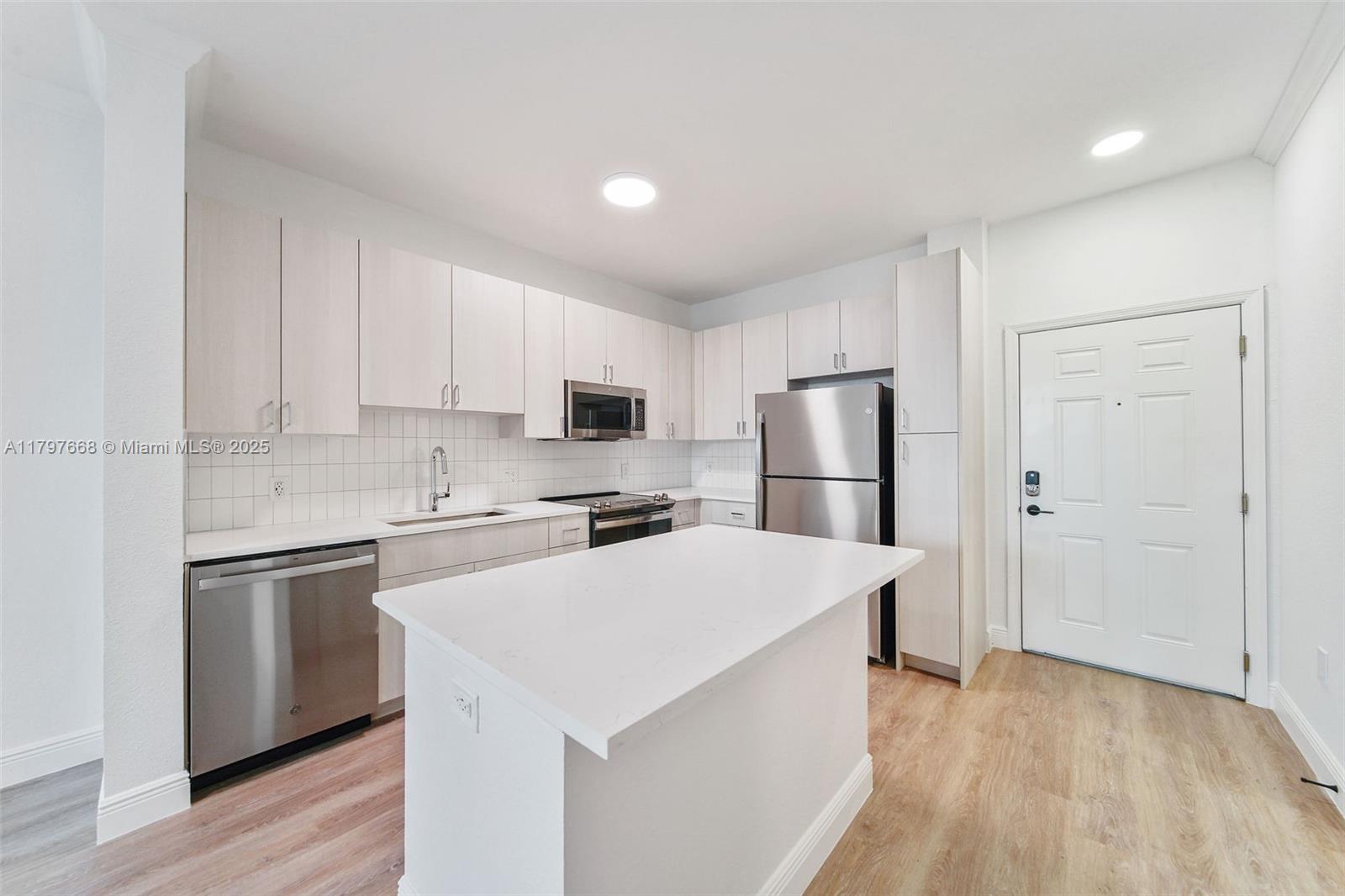 Property photo # 9