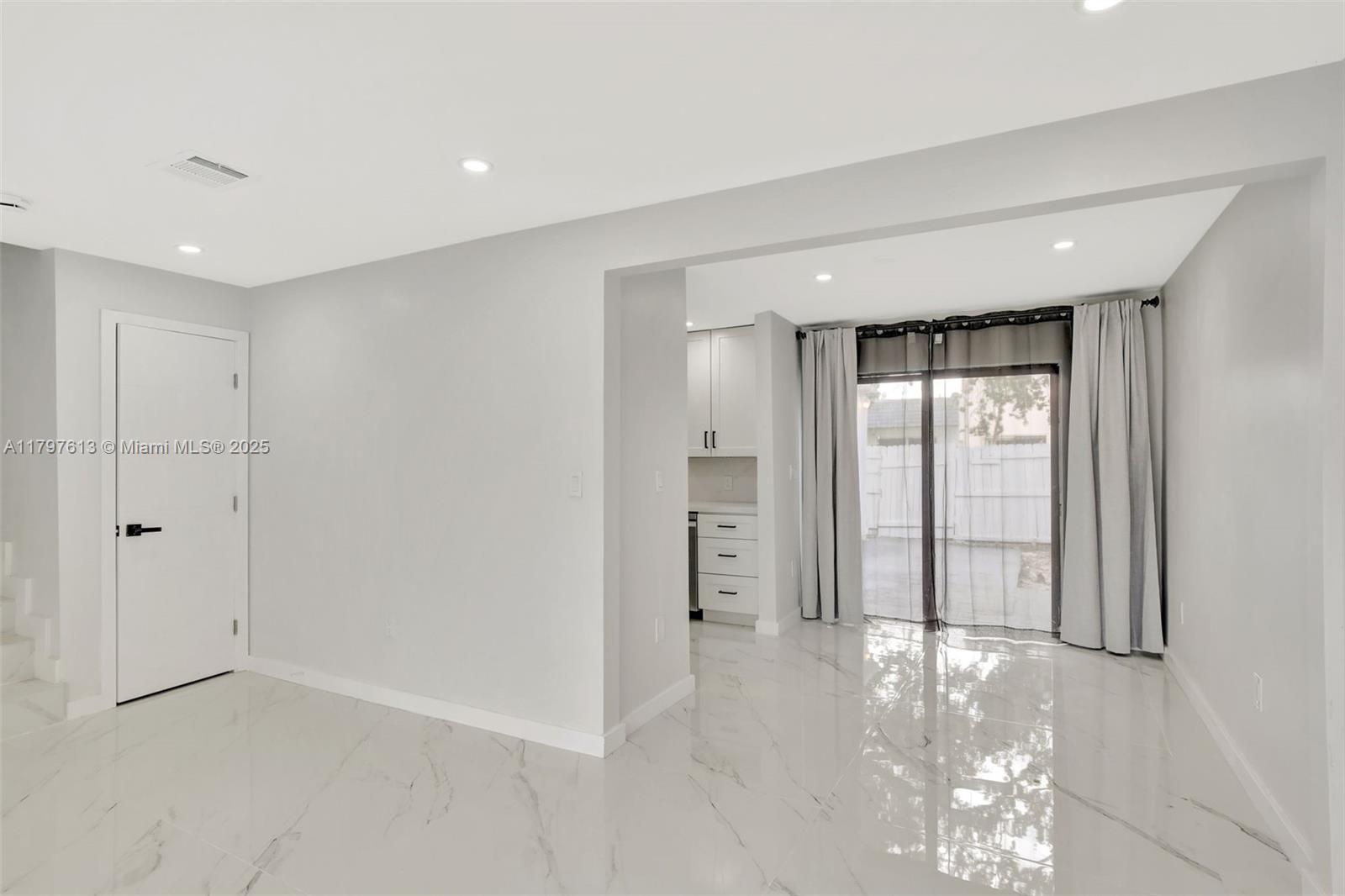 3916 NW 207th St Rd, Miami Gardens, Florida image 16