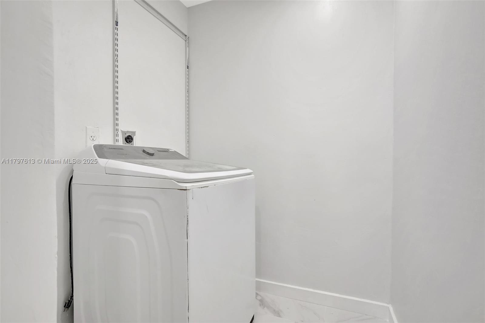 3916 NW 207th St Rd, Miami Gardens, Florida image 23