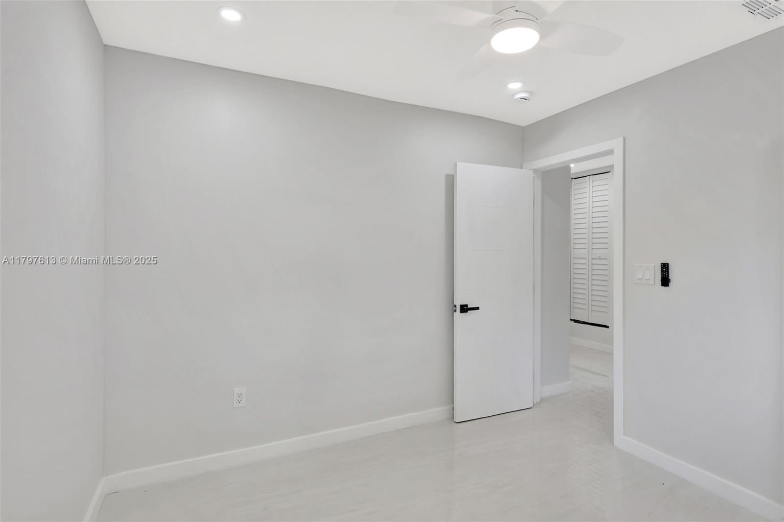 3916 NW 207th St Rd, Miami Gardens, Florida image 32