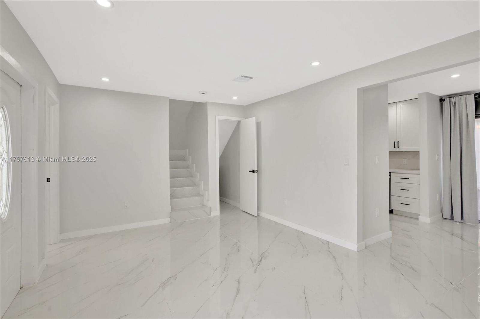 3916 NW 207th St Rd, Miami Gardens, Florida image 6