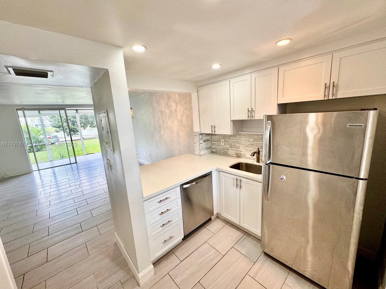2905 Point East Dr #L102, Aventura, Florida image 9