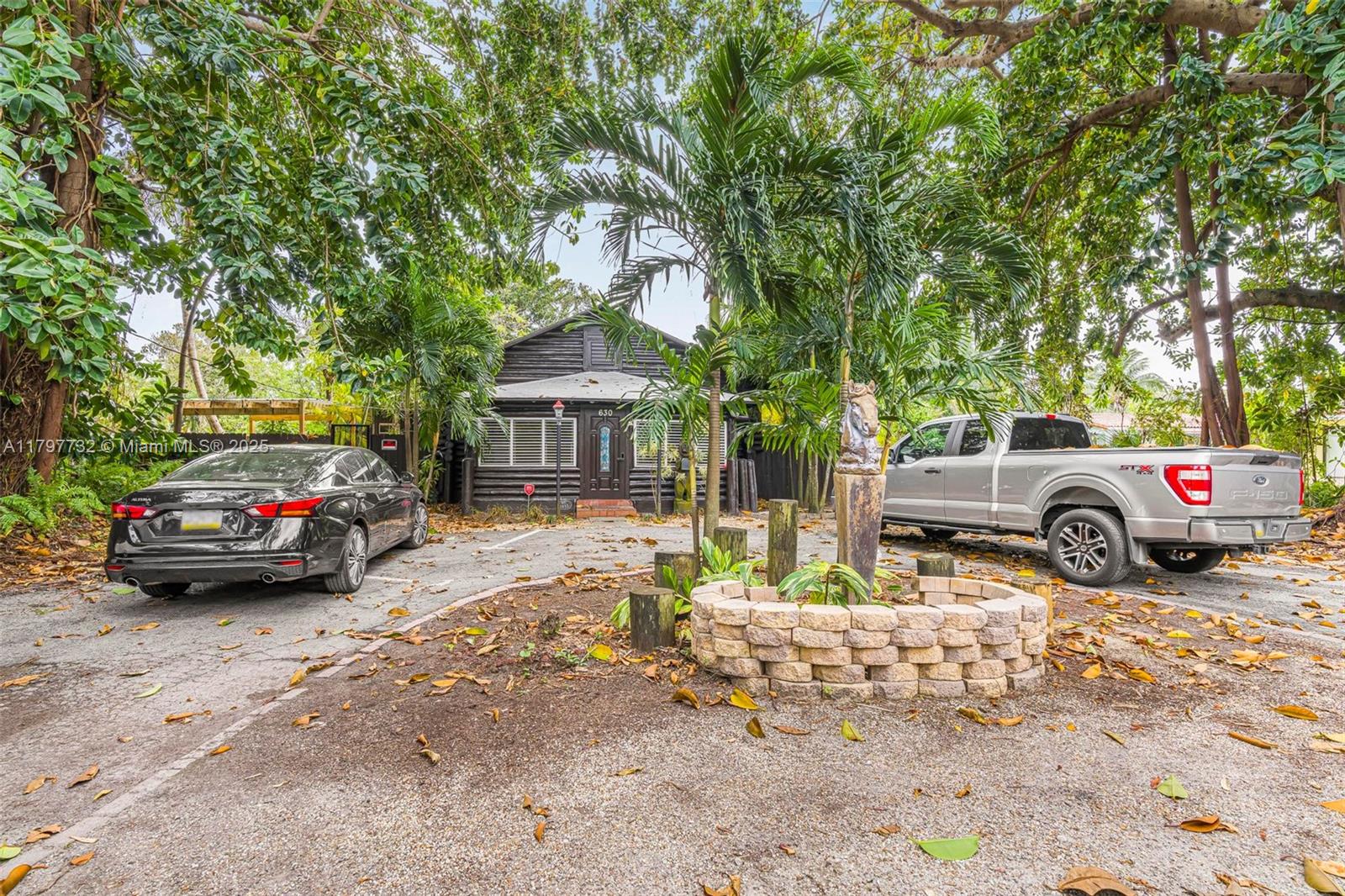 630 NE 121st St, Biscayne Park, Florida image 4