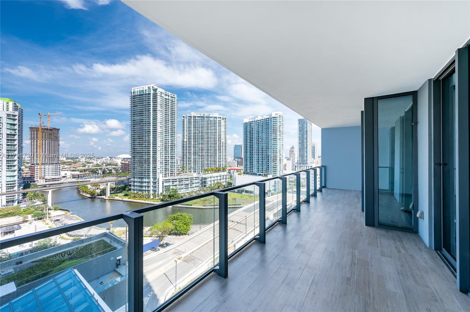 Apartamento para Alugar em Miami, FL