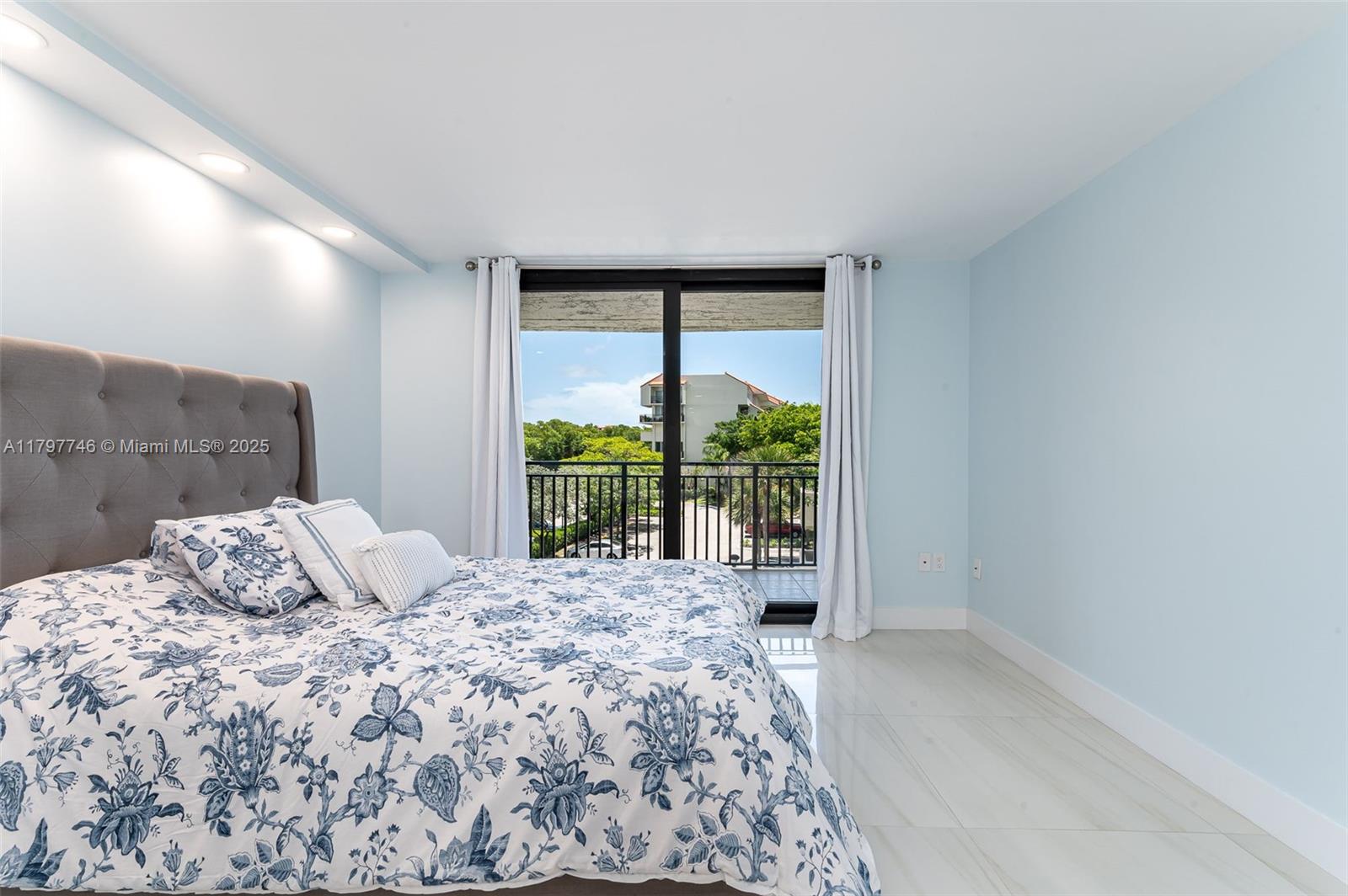 Property photo # 4