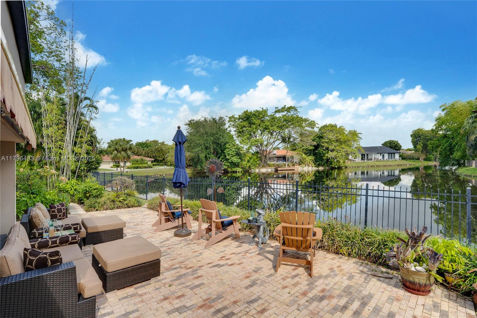 610 Lake Dasha Cir, Plantation, Florida image 3
