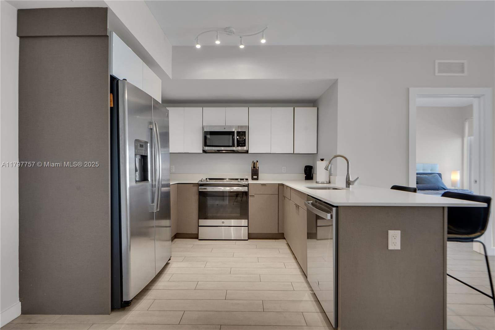 Property photo # 4