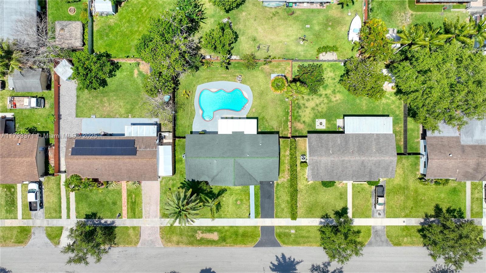 18460 SW 92nd Pl, Cutler Bay, Florida image 39