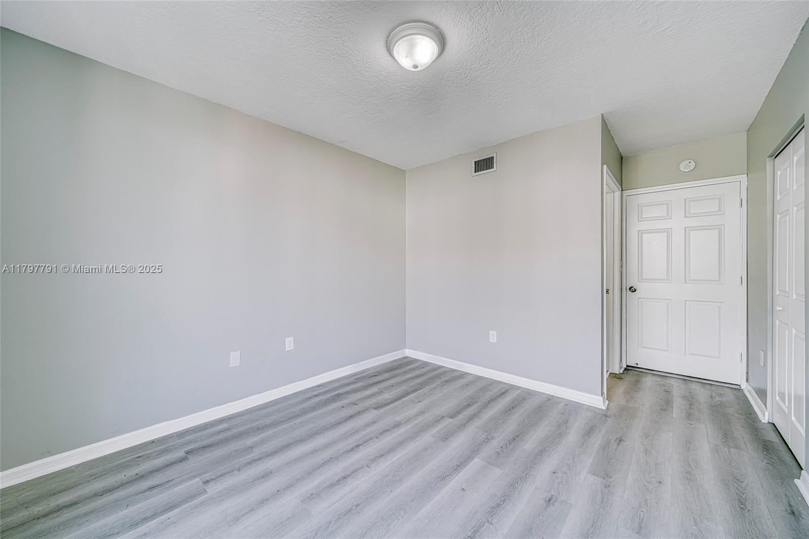 8888 Collins Ave #201, Surfside, Florida image 6