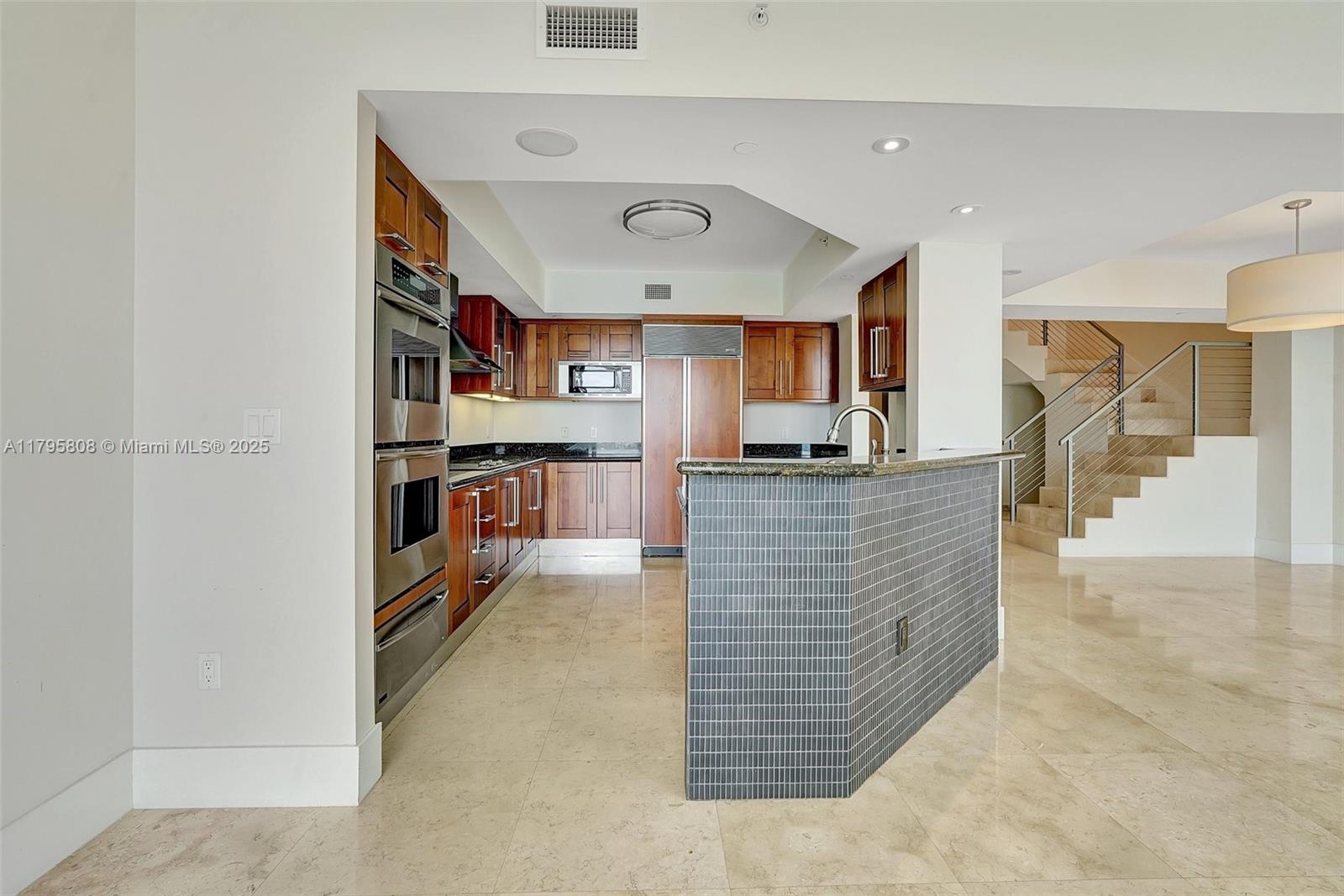 3301 NE 183rd St #1608, Aventura FL 33160