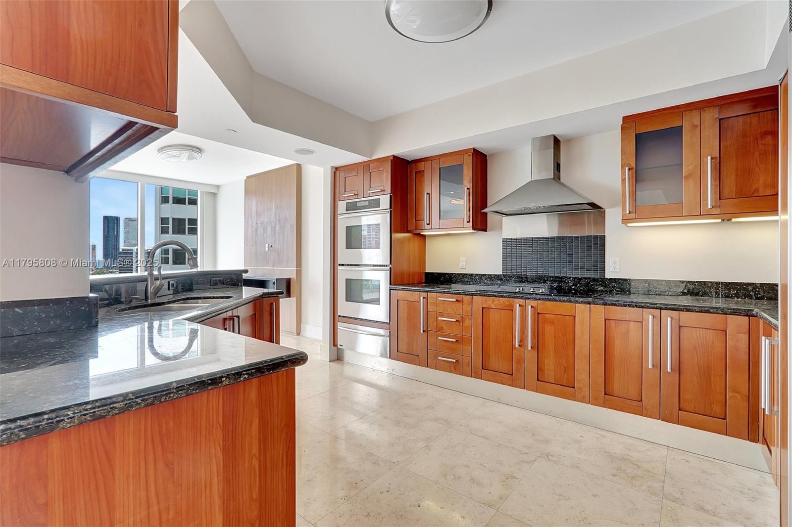 3301 NE 183rd St #1608, Aventura FL 33160