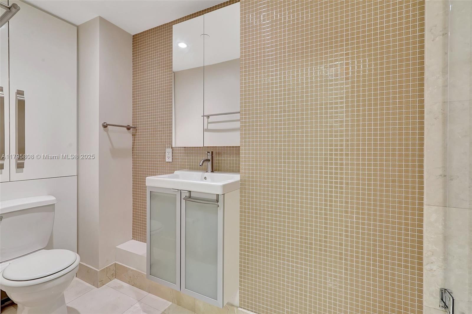 3301 NE 183rd St #1608, Aventura FL 33160