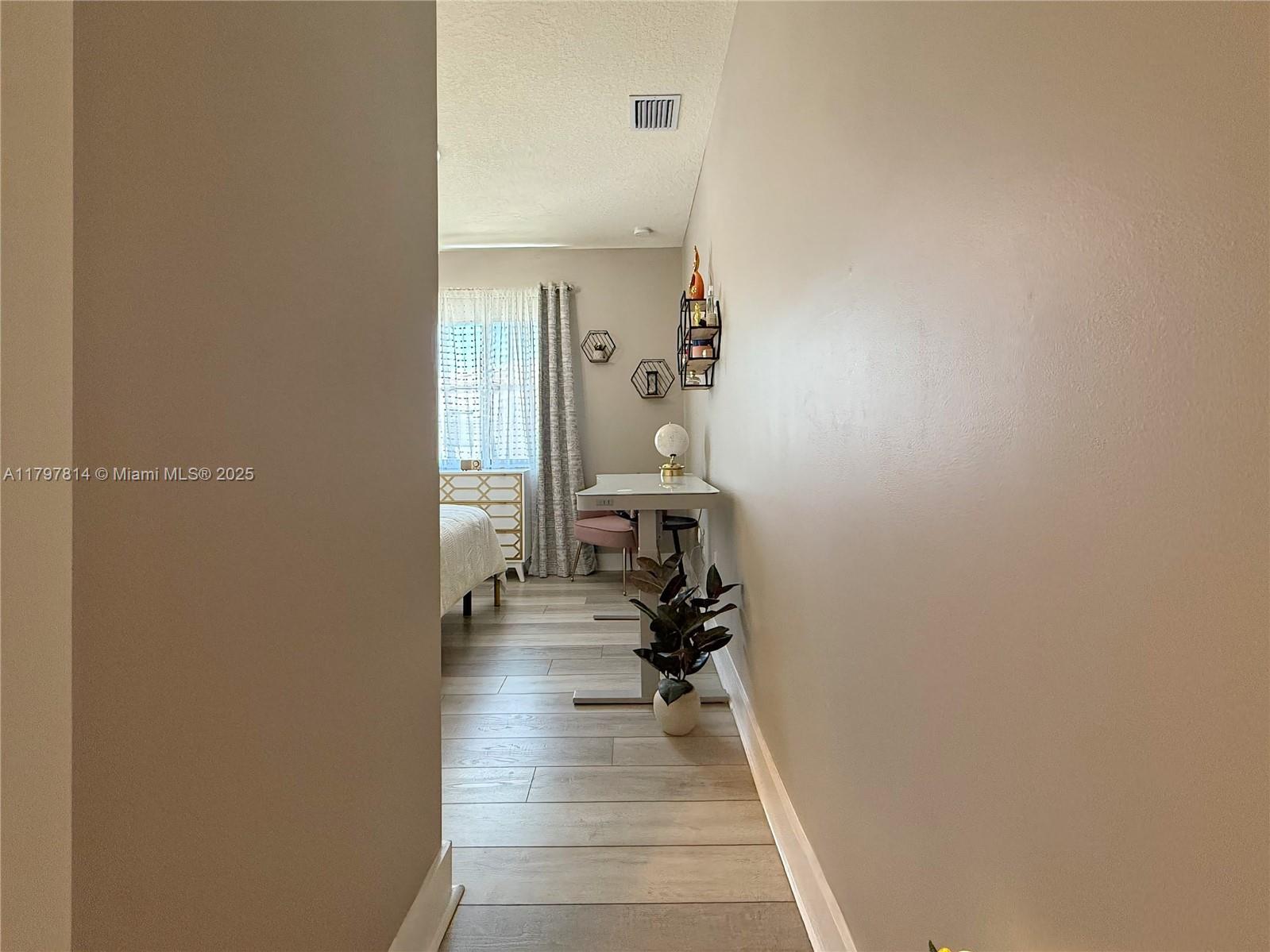 4672 NW 83rd Pkwy, Doral, Florida image 18