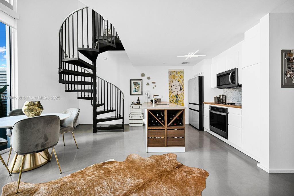 Listing Photo 10