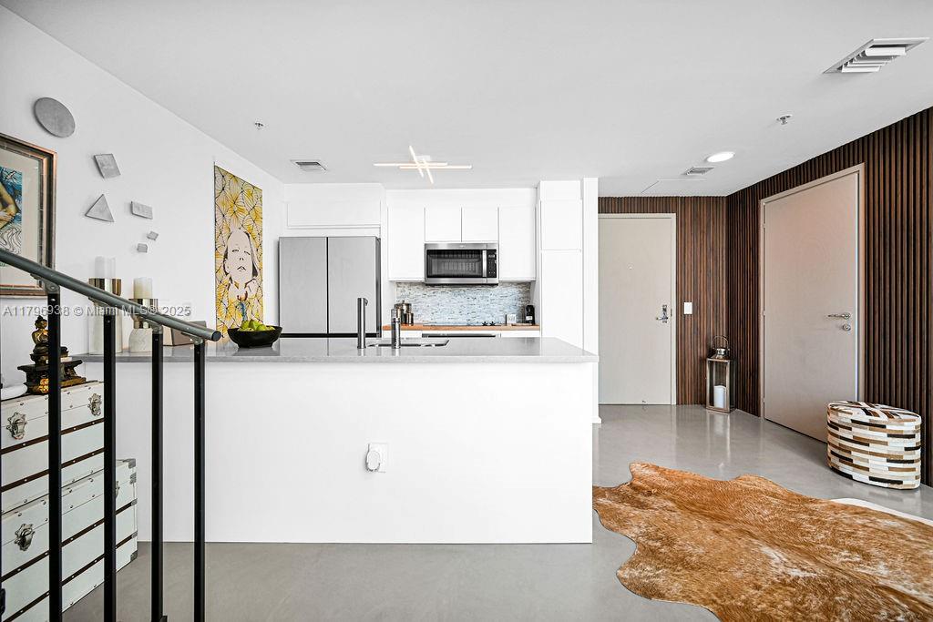 Listing Photo 12