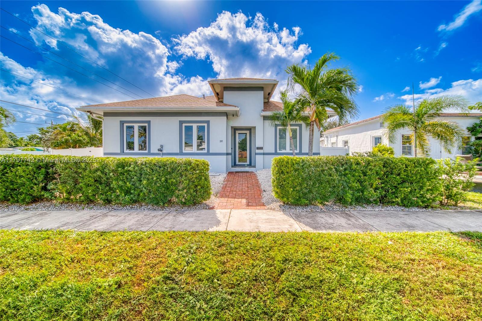 207 11th St, Dania Beach, Florida 33004