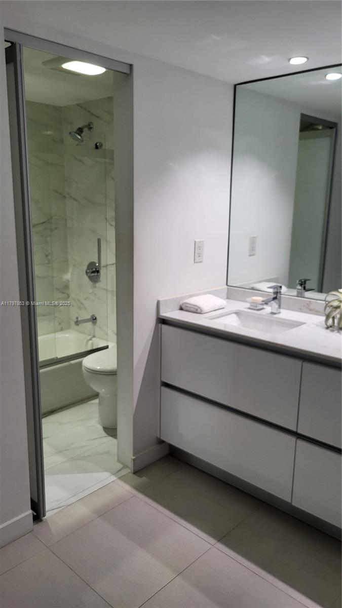 3475 N Country Club Dr #614, Aventura, Florida image 32