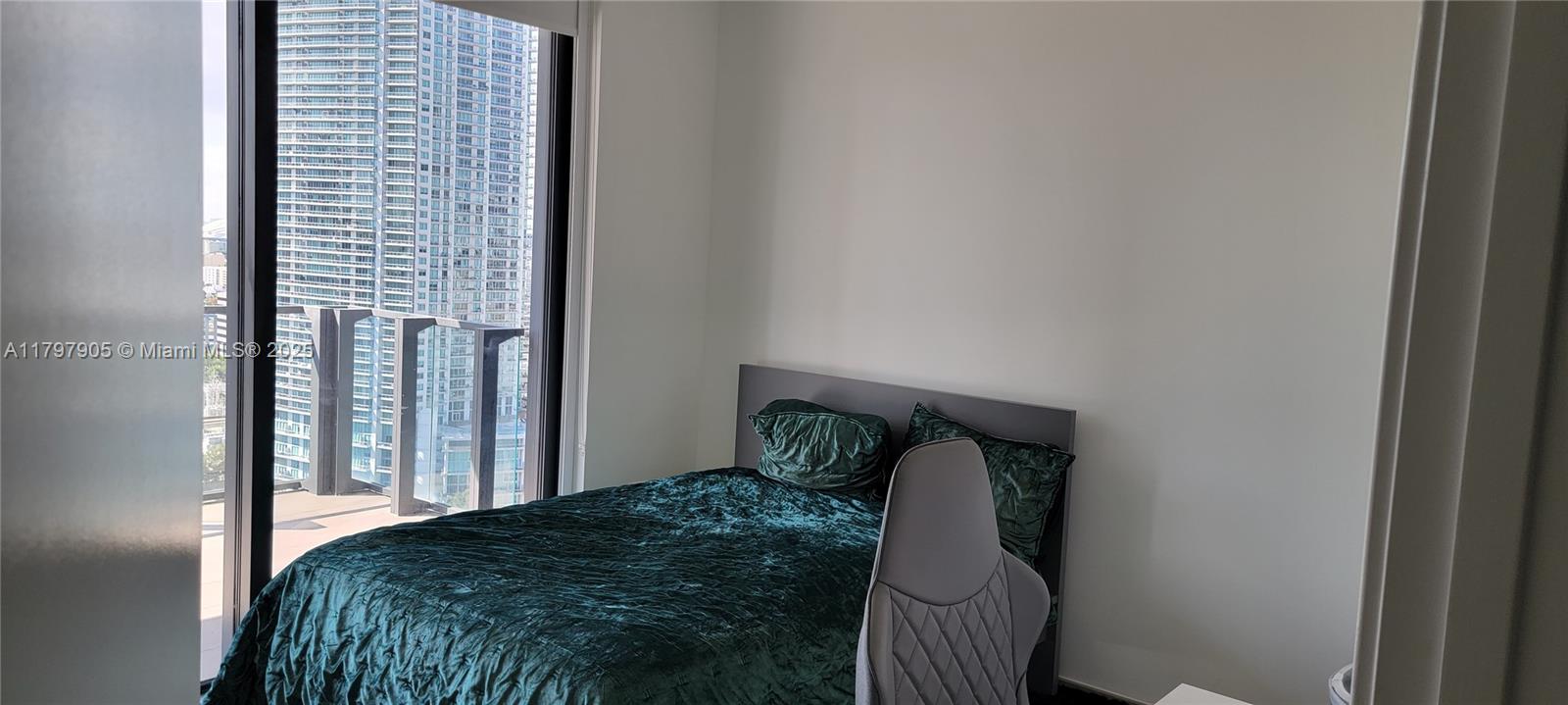 Listing Photo 9
