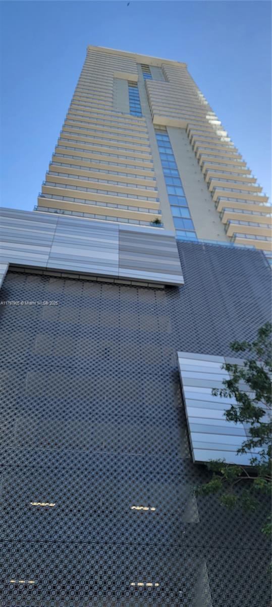 68 SE 6th St #2110, Miami, Florida image 3