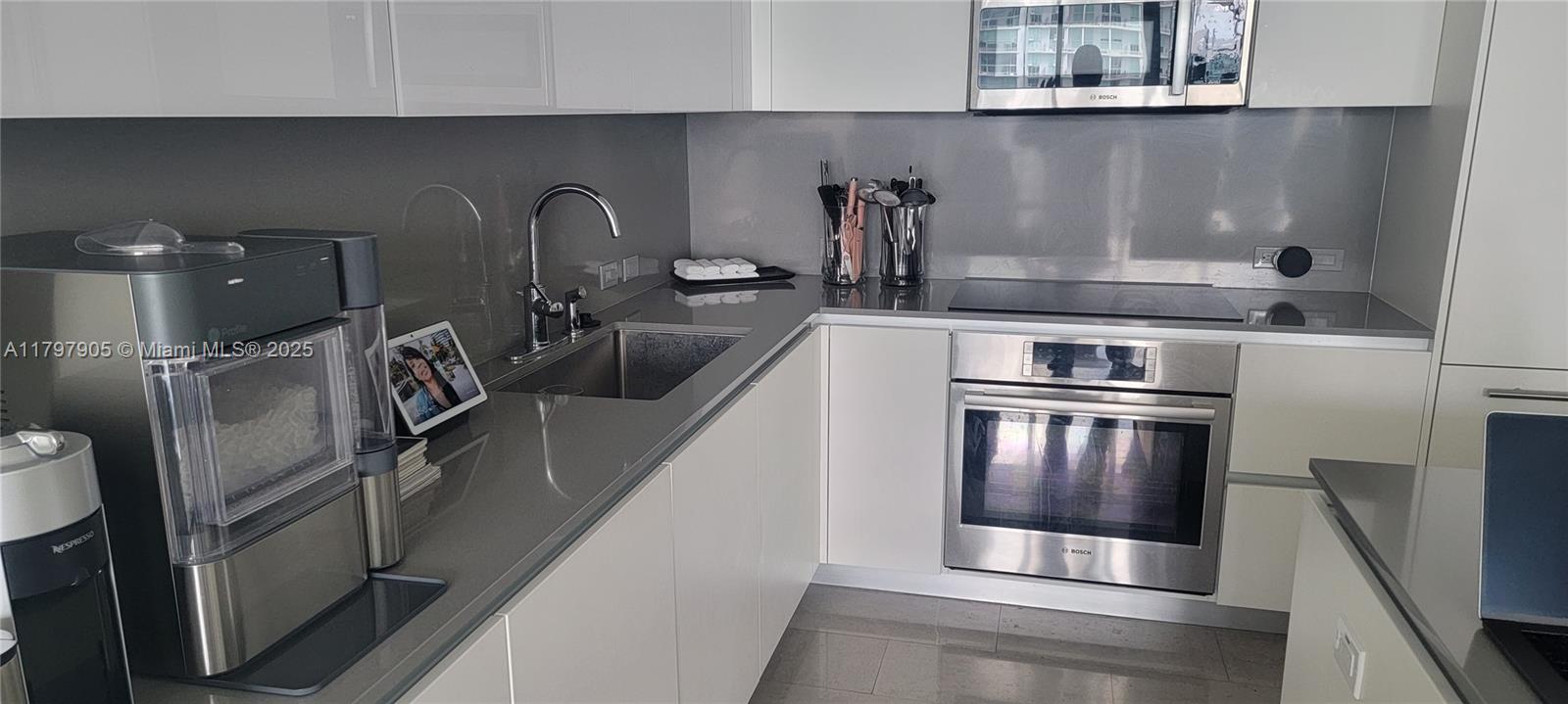 68 SE 6th St #2110, Miami, Florida image 43