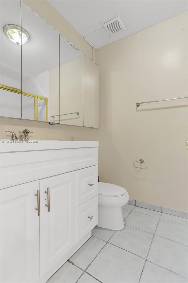 12424 SW 10th Ter, Miami, Florida image 24