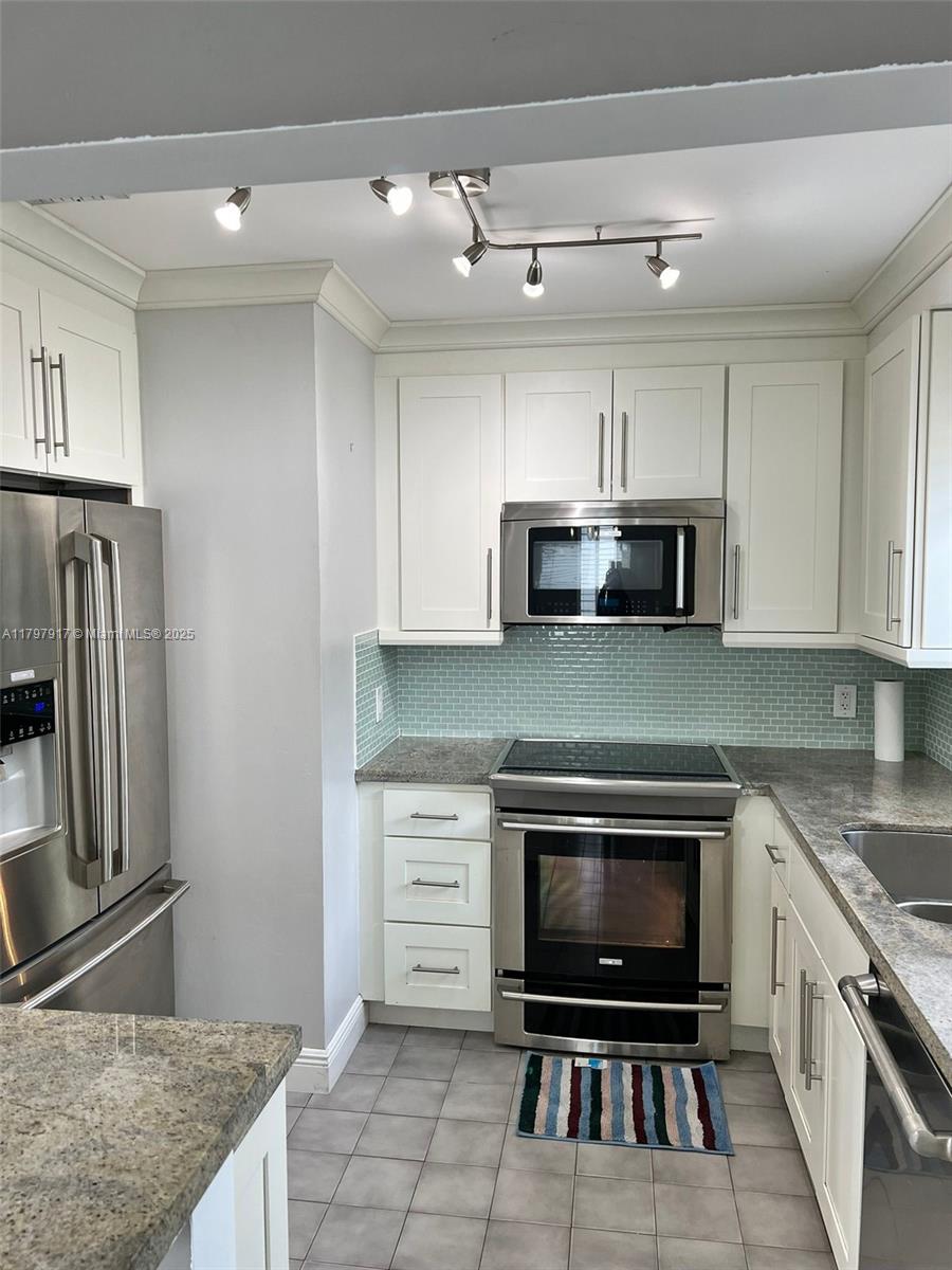 Property photo # 9
